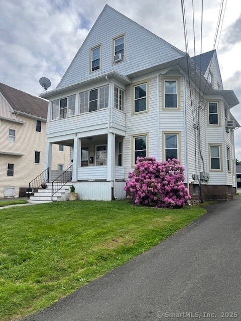 Building Photo - 131 S Highland St