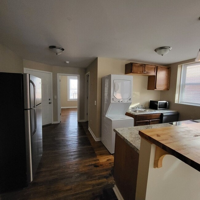 Building Photo - 3847 Russell Blvd