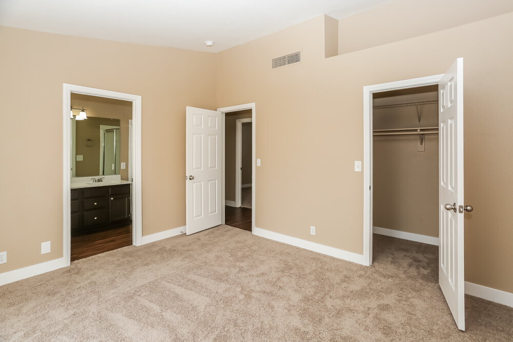Building Photo - 925 Sunnyfield Way