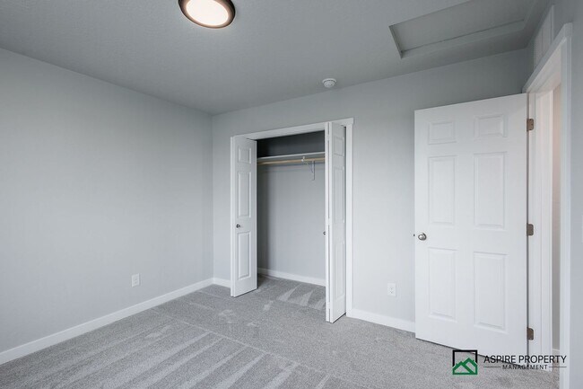 Building Photo - Brand New 5 Bed 3 Bath home 2600sf+ and a 3 car garage