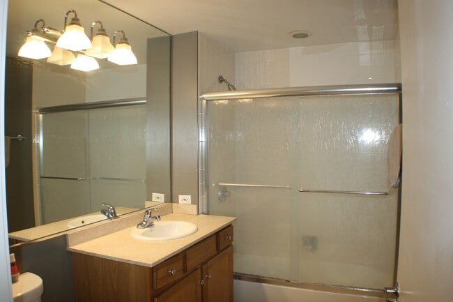 Building Photo - 61 W 15th St