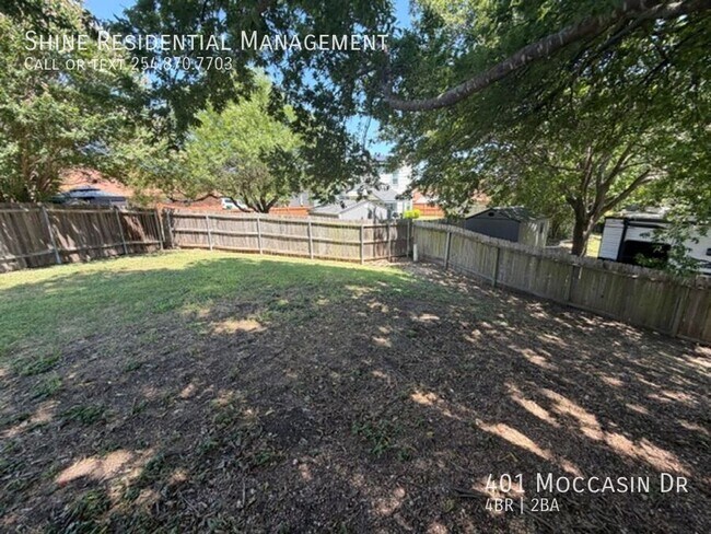 Building Photo - 401 Moccasin Dr