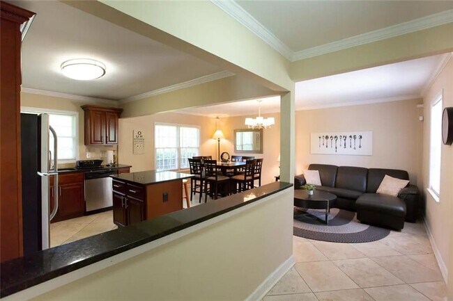 Building Photo - 4035 Brookcrest Cir