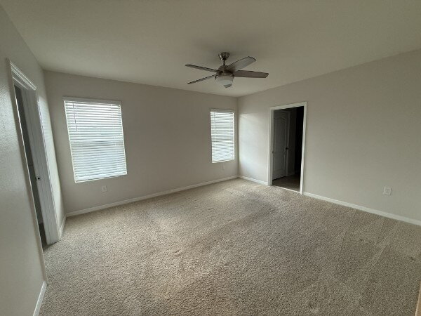 Building Photo - Large 4 Bedroom/2.5 Bathroom Home in Thompson Grove