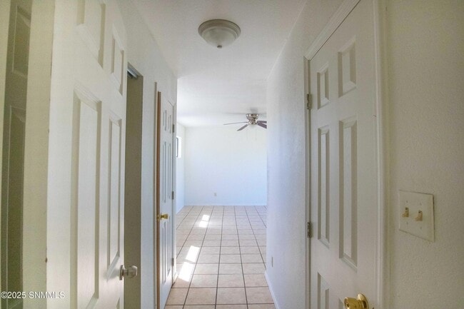 Building Photo - 1302 S Triviz Dr