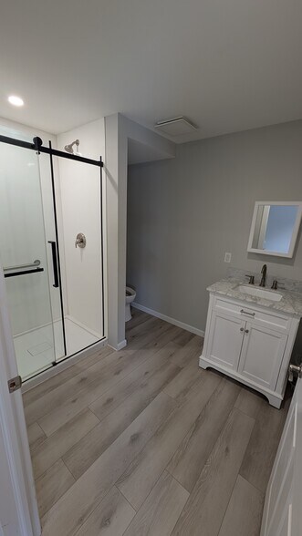 Building Photo - 3665 Essex Rd