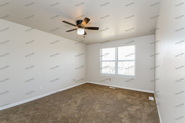 Building Photo - 3049 Willow Creek Estates Dr