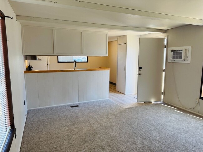 Building Photo - 2 Bedroom Just Remodeled Trailer in Billings Heights