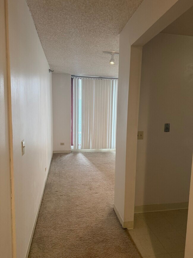 Building Photo - 200 N Dearborn St