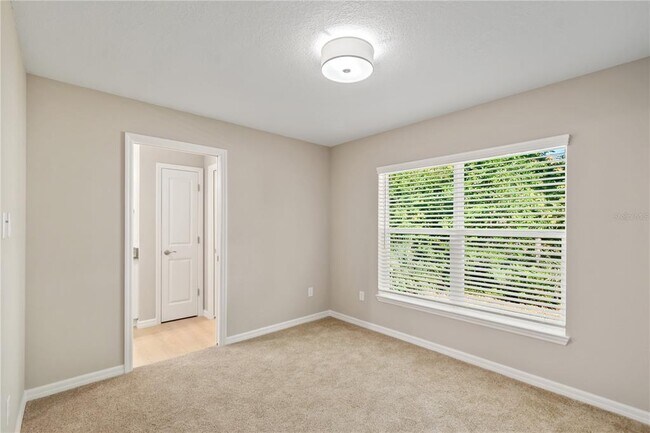 Building Photo - 519 SW 19th Ave