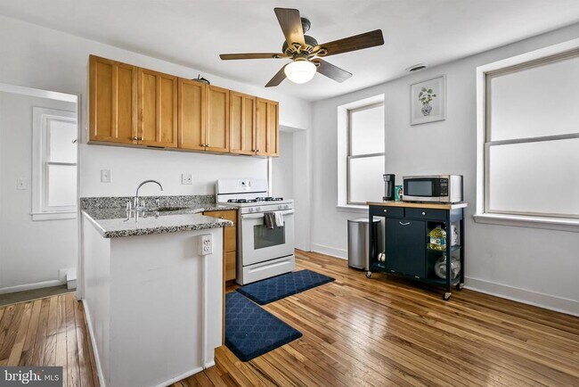 Building Photo - 600 N Linwood Ave