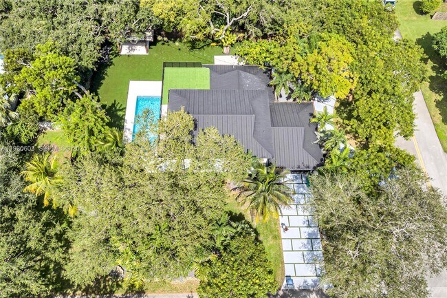 Building Photo - 11340 SW 74th Ct