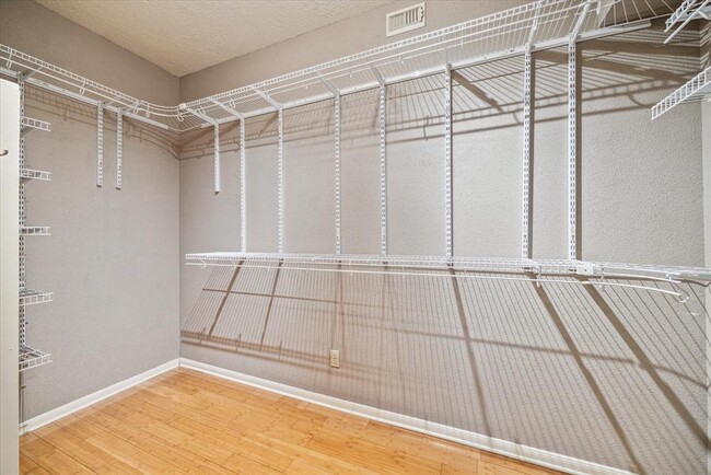 Building Photo - 12714 Orchard Hollow Way