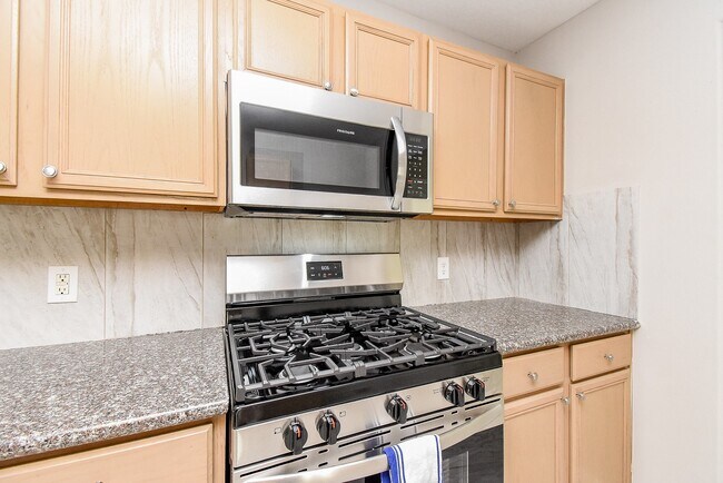 Building Photo - 5011 Ivy Fair Way