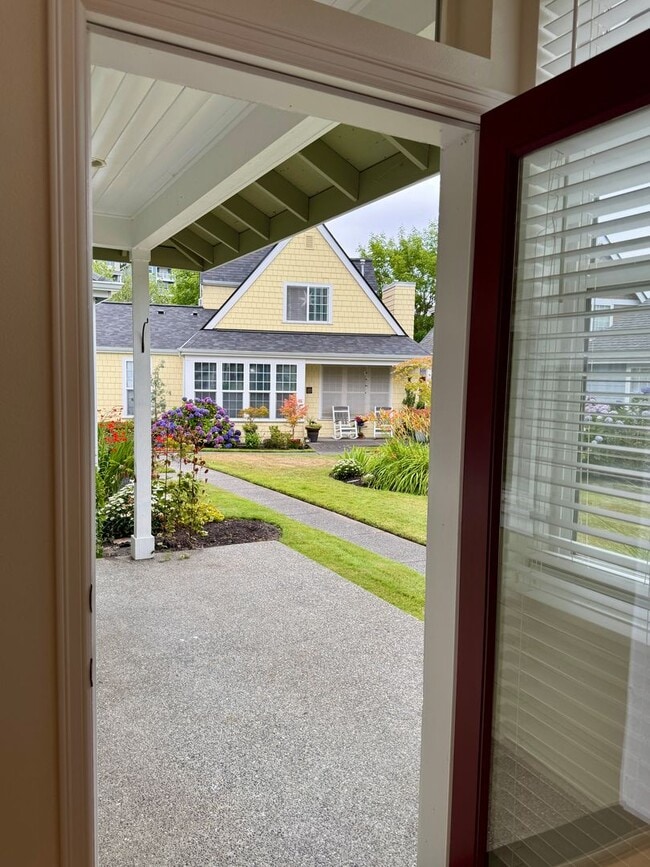 Building Photo - Desirable Poulsbo Place cottage...now avai...