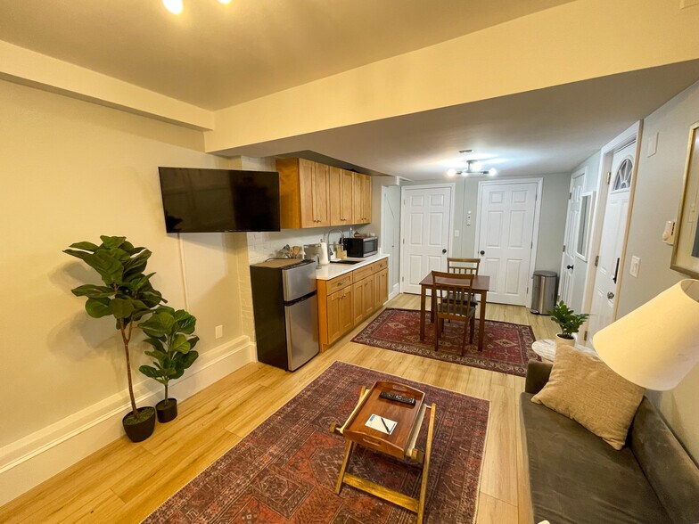 Primary Photo - 24 Warwick Rd