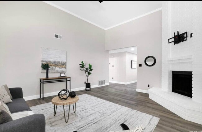 Building Photo - "Charming 4-Bedroom Home with Elegant Gran...
