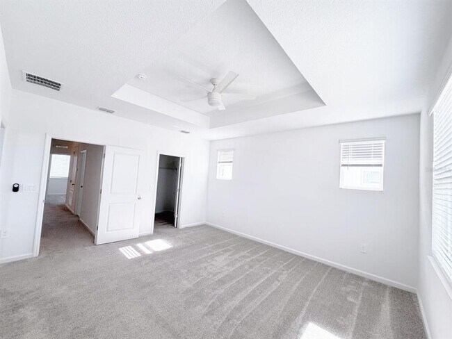 Building Photo - 398 Bogey Dr