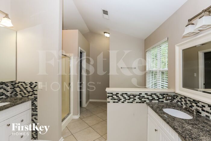 Building Photo - 2577 Governors Pointe Ct NE