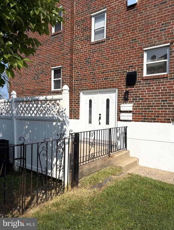 Building Photo - 3628 Genesee Dr