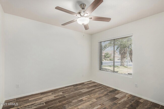 Building Photo - 8617 W Vogel Ave