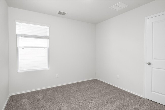 Building Photo - 133 Varner Way