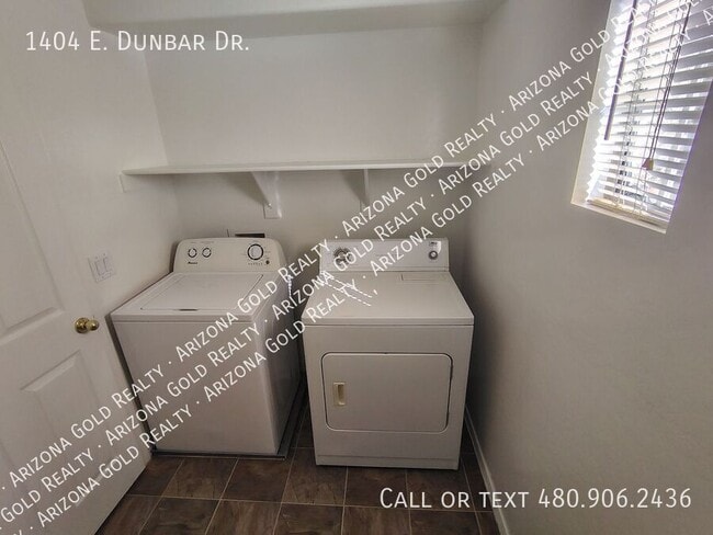 Building Photo - 1404 E Dunbar Dr