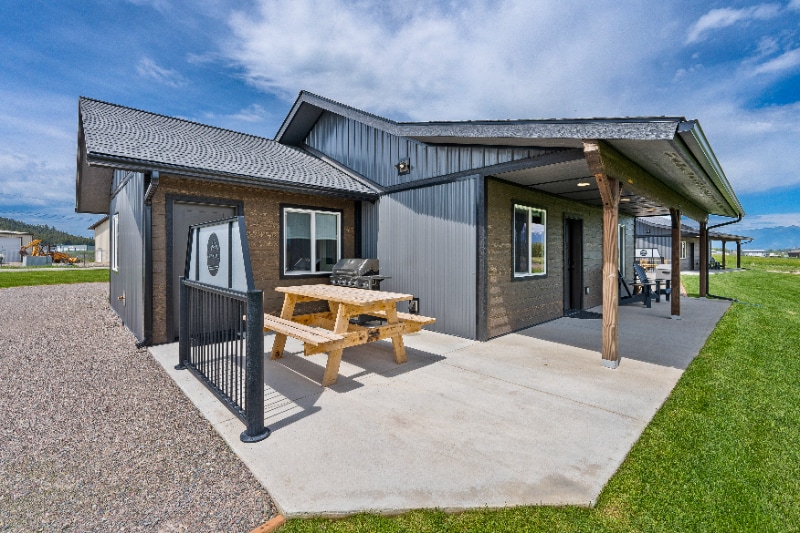 Building Photo - 327 Commerce Way