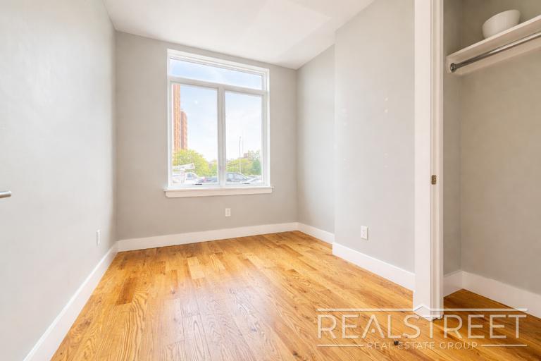 Building Photo - 2 Bed in Fort Greene with Roof Deck & Laundry!