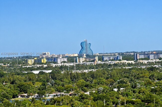 Building Photo - 16385 Biscayne Blvd