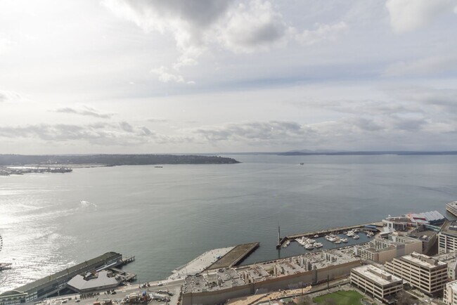 Building Photo - 2bd/1ba Seattle Condo