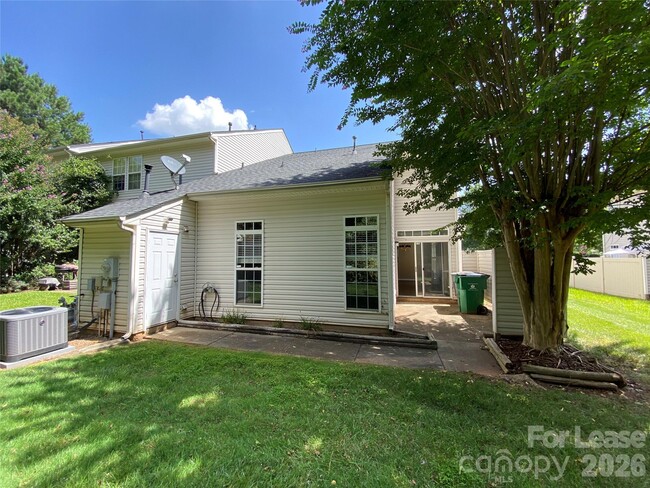 Building Photo - 5422 Waverly Lynn Ln