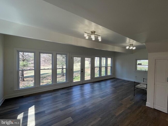 Building Photo - 12399 Shue Ct