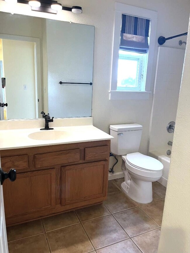 Building Photo - 730 Tatum Ave