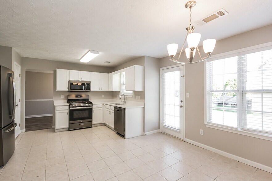 Building Photo - 2599 Field Spring Dr
