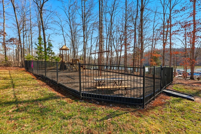 Building Photo - 4008 La Crema Dr