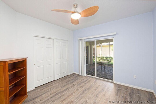 Building Photo - 1864 S Dovetail Dr
