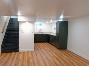 Building Photo - 164 N 400 W