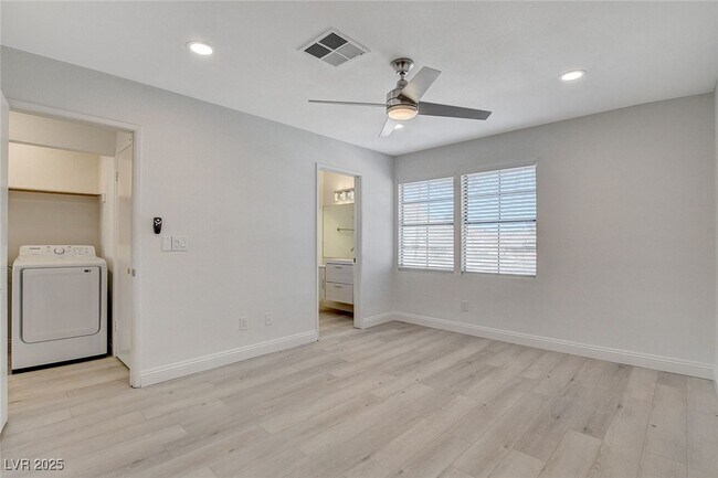 Building Photo - 4683 Calderwood St