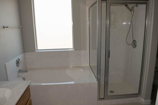 Building Photo - 1708 Darjeeling Dr