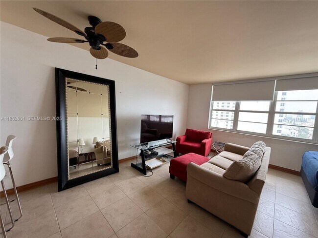 Building Photo - 100 Lincoln Rd