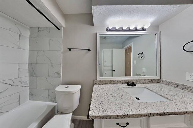 Building Photo - 22135 N Fork Dr