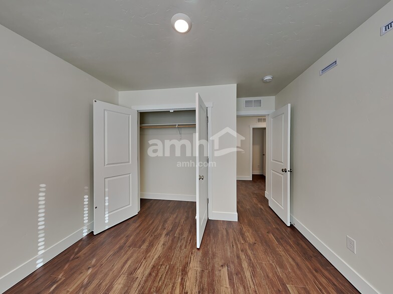 Building Photo - 8015 Katriel Ct SW