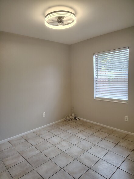 Building Photo - 5301 E 18th Ave