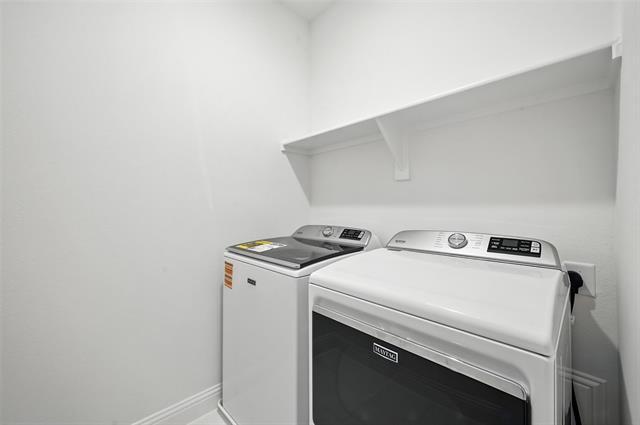 Building Photo - 2528 Campden Mews