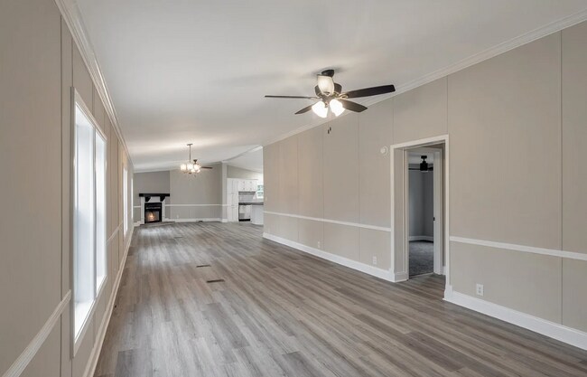 Building Photo - 15 Lakeview Dr