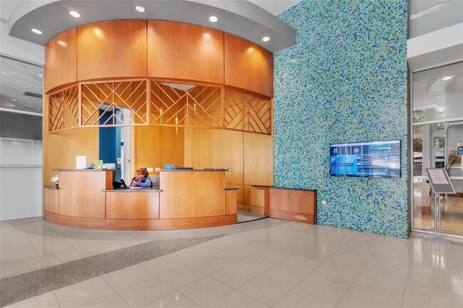 Building Photo - 777 N Ashley Dr