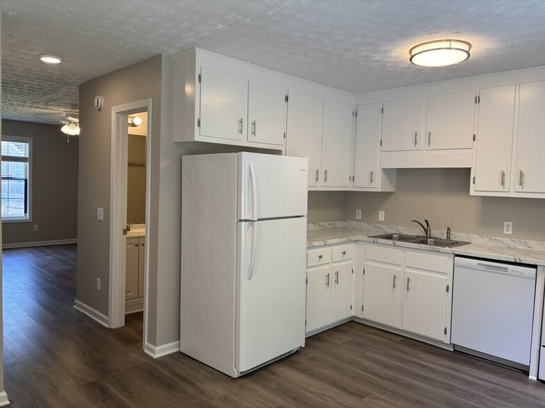 Kitchen - 97 Lily Dr