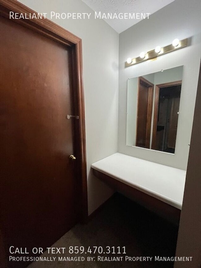 Building Photo - 3809 Dicksonia Dr