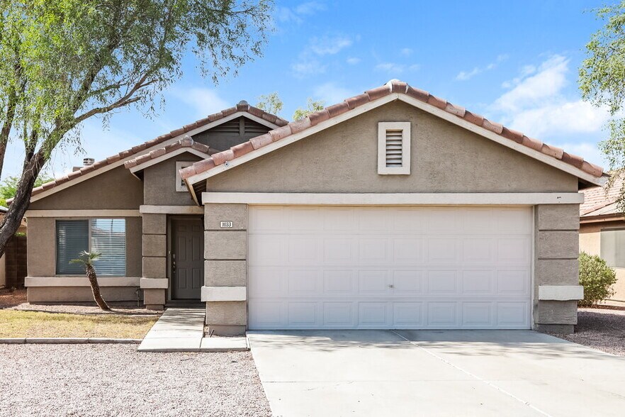 Primary Photo - 1033 E Yuma Ave